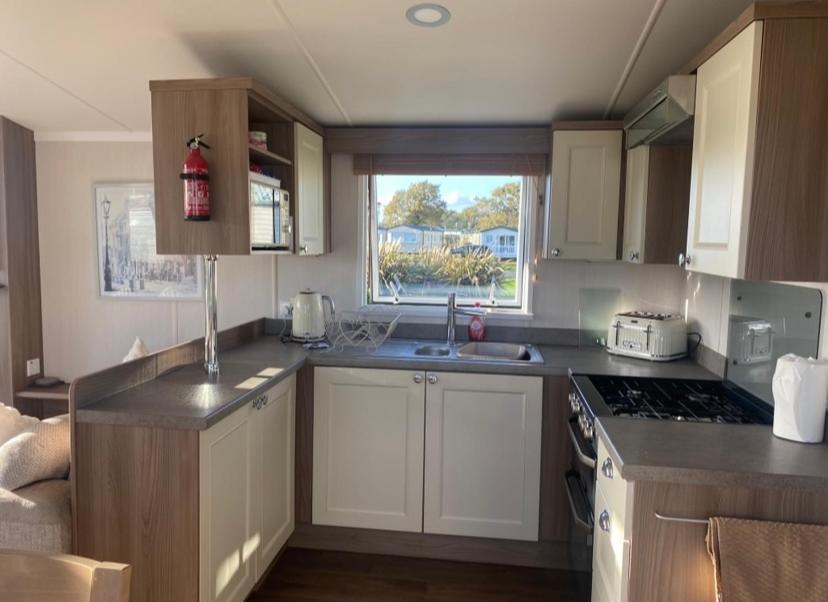 Caravan Church Farm Holiday Village Pagham Εξωτερικό φωτογραφία